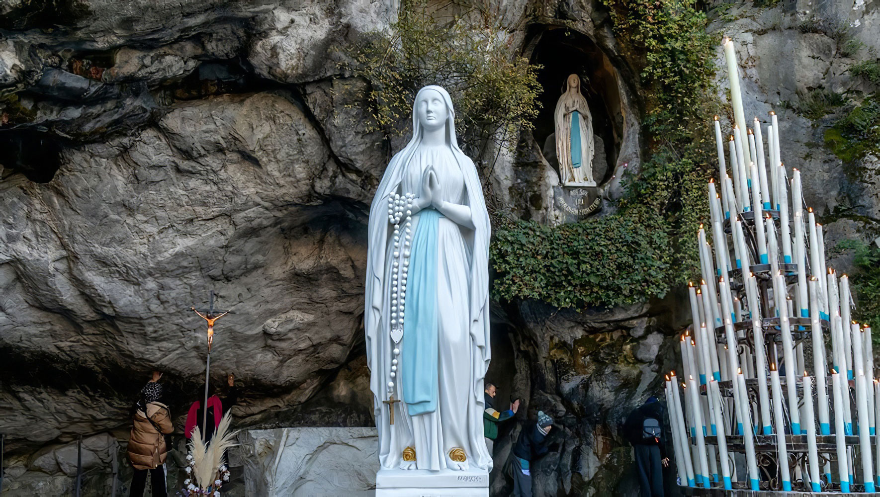 Replique exacte Statue de l'Immaculée Conception la Vierge Marie Notre Dame de Lourdes Replique exacte Statue de l'Immaculée Conception la Vierge Marie Notre Dame de Lourdes