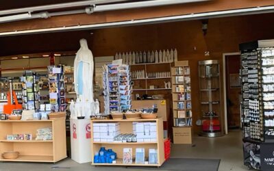 Blog Vierge Lourdes : Histoire, Apparitions et Lieu de Pèlerinage Incontournable